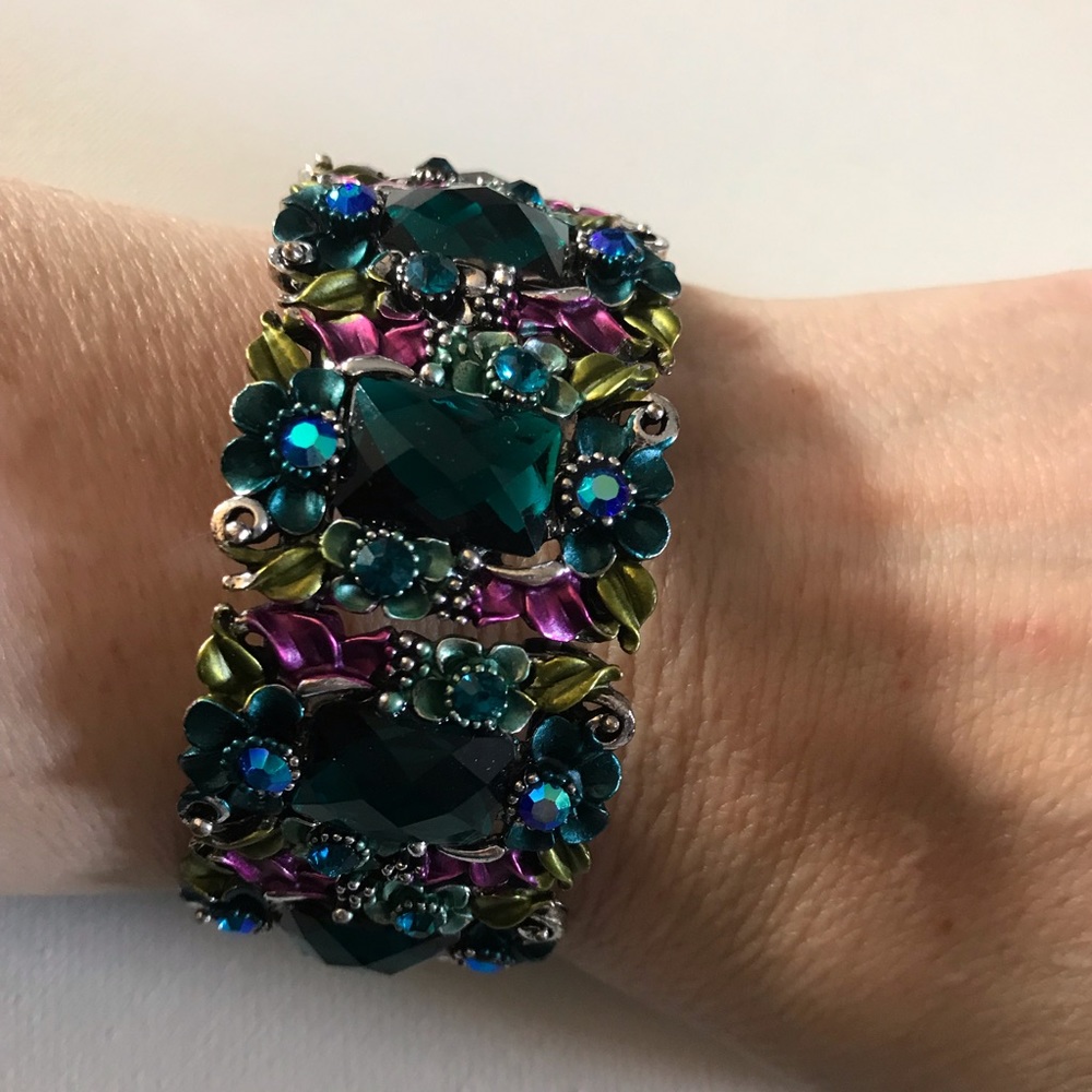 Floral gems stretchy  bracelet